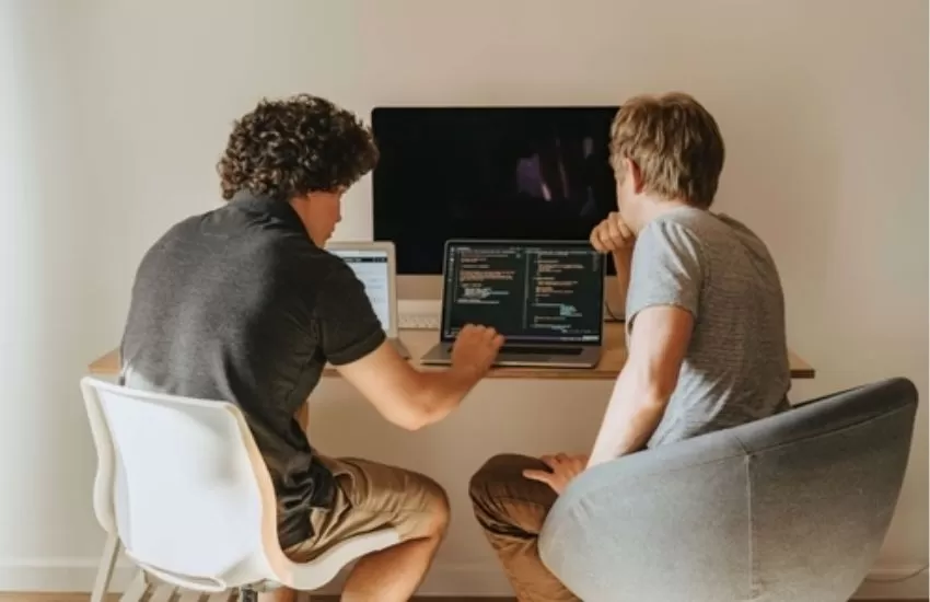 Perbedaan Front End dan Back End Serta Cara Kerjanya